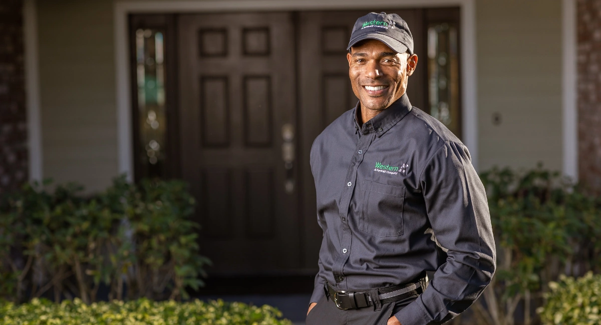 Western Exterminator specialist