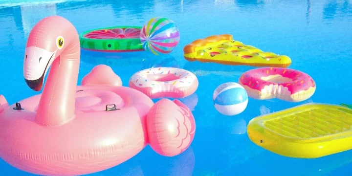 Outdoor swimming pool